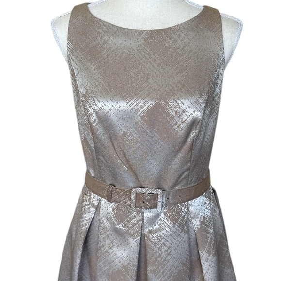 Vintage Evan Picone Silver & Tan Fit & Flare Dress Metallic Texture Belted Sz 6 - Picture 4 of 12